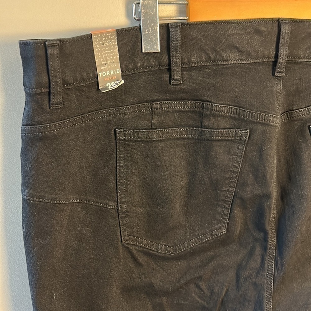 Torrid NWT Bombshell Skinny Lycra First at Fit Black Distressed Women's 26T - Picture 4 of 15